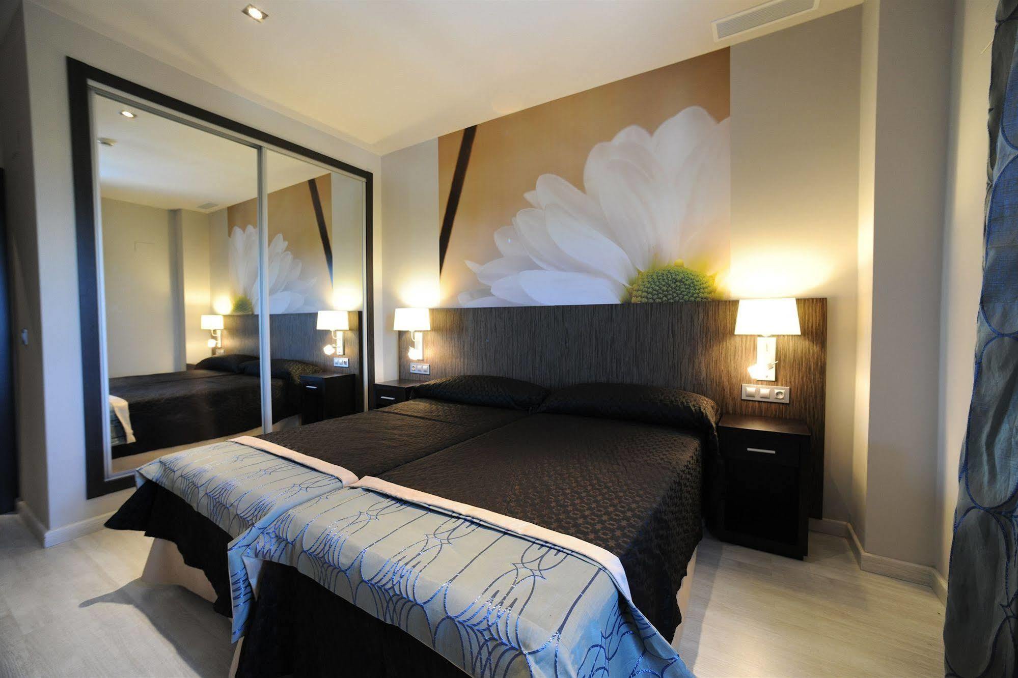 Leo Deluxe Punta Umbria (Adults Only) Appartement Buitenkant foto